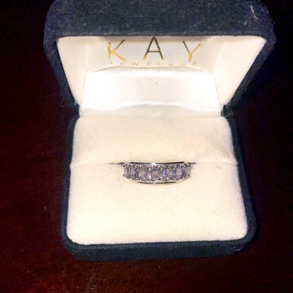 Tanzanite & White Gold Ring